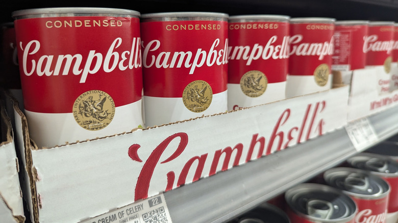 A photo of caned soup in the grocery store